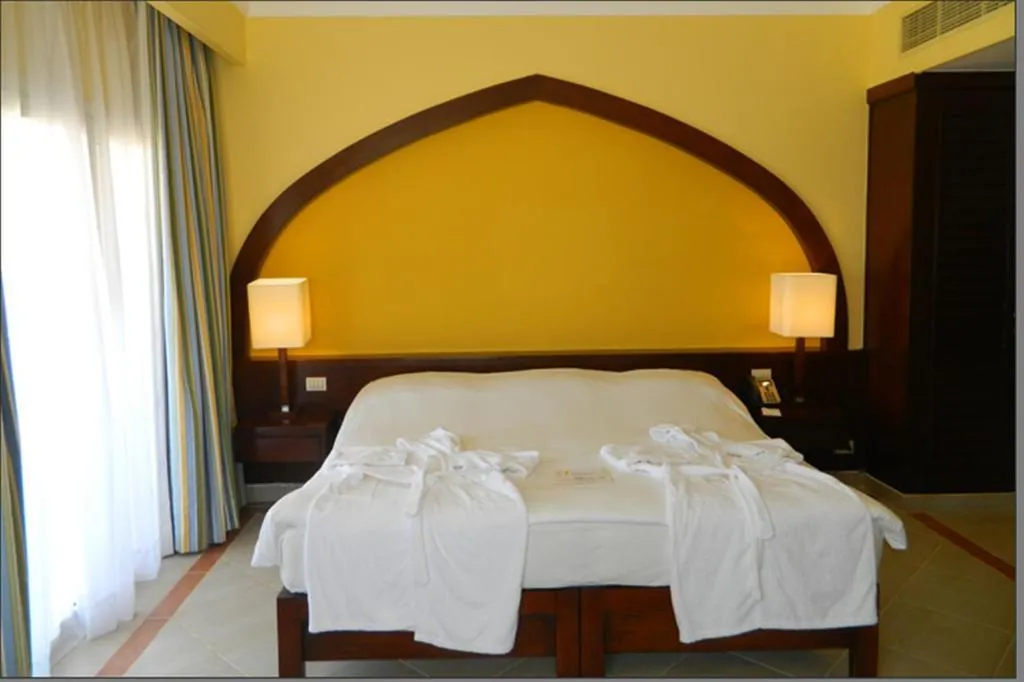 SINGLE POOL VIEW Room, The Breakers Diving and Surfing Lodge, Red Sea Riviera