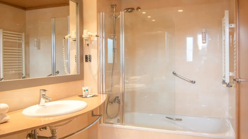 SINGLE STANDARD Room, Golden Bahia de Tossa & Spa, Costa Brava