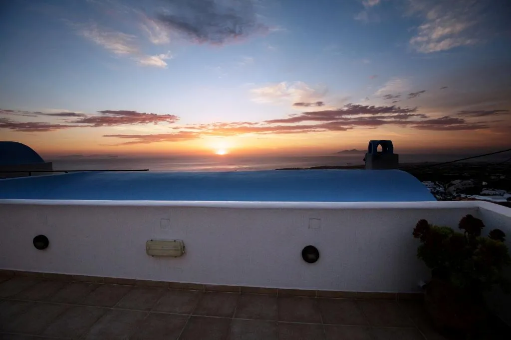 General view, Amerisa Suites, Santorini