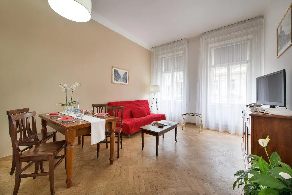 QUADRUPLE SUPERIOR Room, Suite Home Prague, Prague