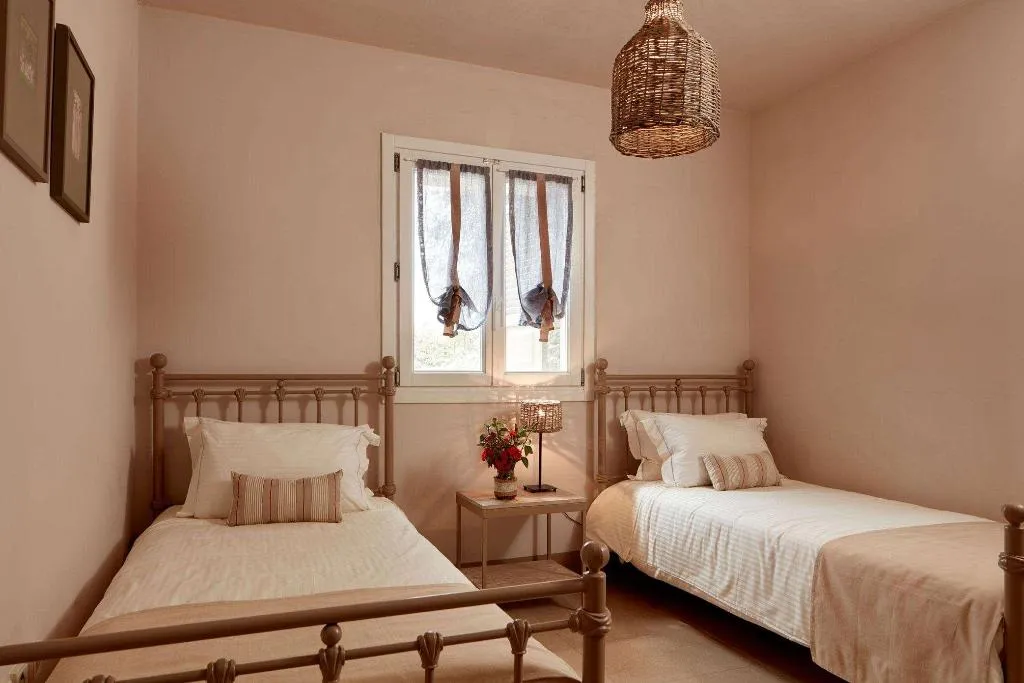 Room, Diles & Rinies, Mykonos