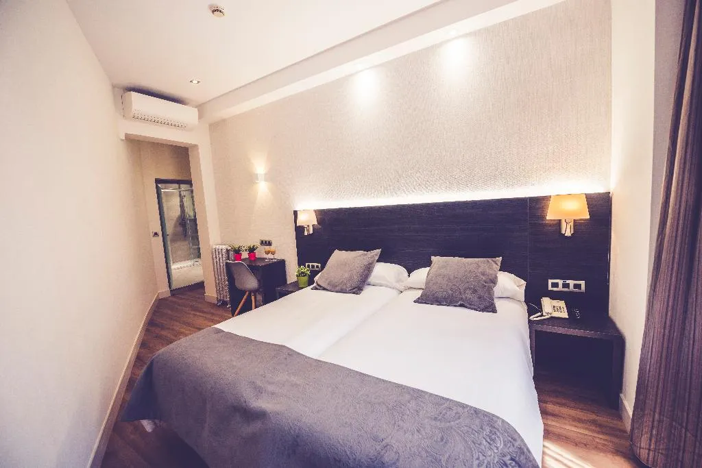 DOUBLE STANDARD Room, Marlasca, Madrid