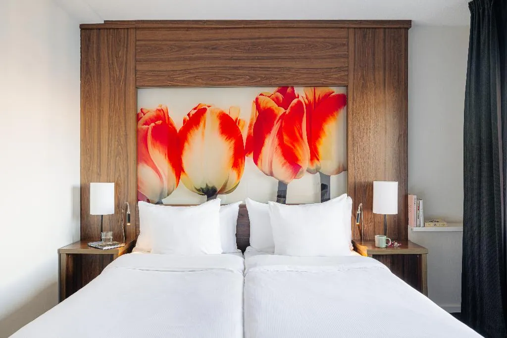 TWIN STANDARD Room, Leonardo Eden Hotel Amsterdam City Center, Amsterdam