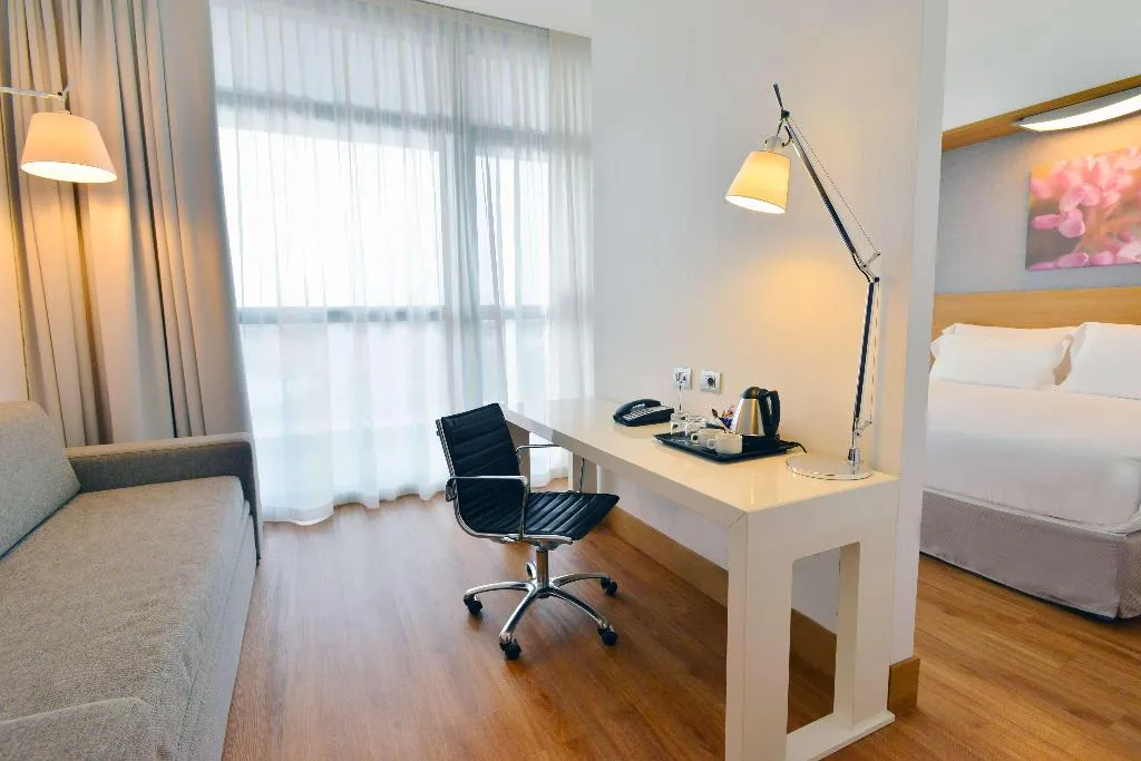 JUNIOR SUITE KING SIZE BED Room, Hilton Garden Inn Milan North, Milan