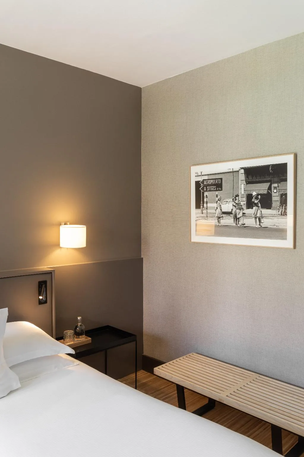 TWIN STANDARD Room, Alexandra Barcelona, Curio Collection by Hilton, Barcelona