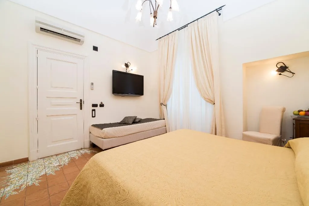 DOUBLE DELUXE Room, Hotel Villa Annalara, Naples