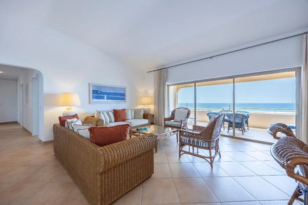 APARTMENT PENTHOUSE Room, Vila Palmeira, Algarve