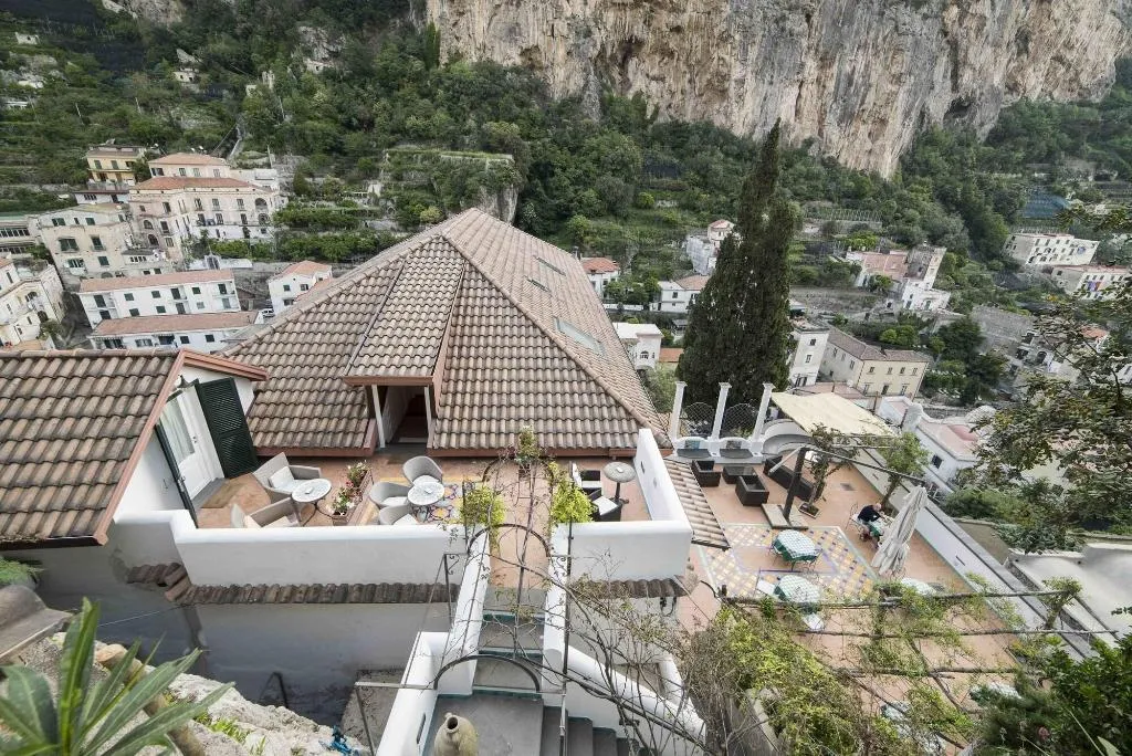 General view, Hotel Villa Annalara, Naples