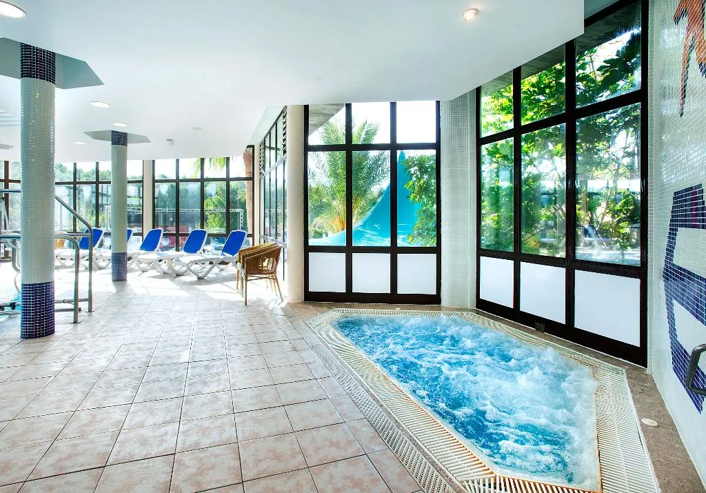 Pool, Exagon Park, Majorca