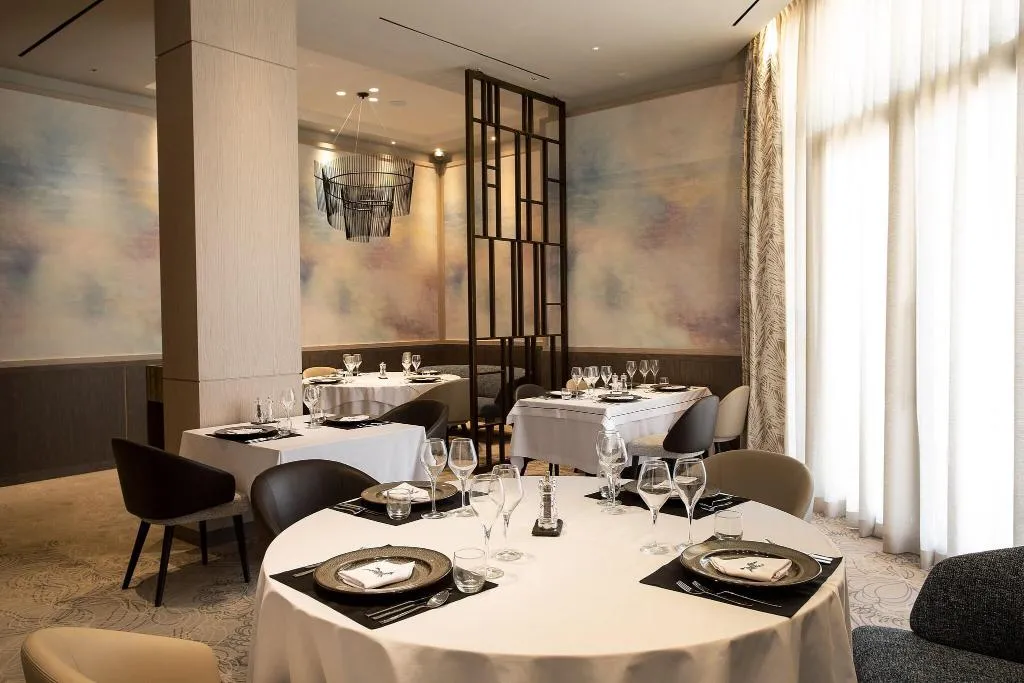 Restaurant, Novotel Tunis Lac, Tunisia