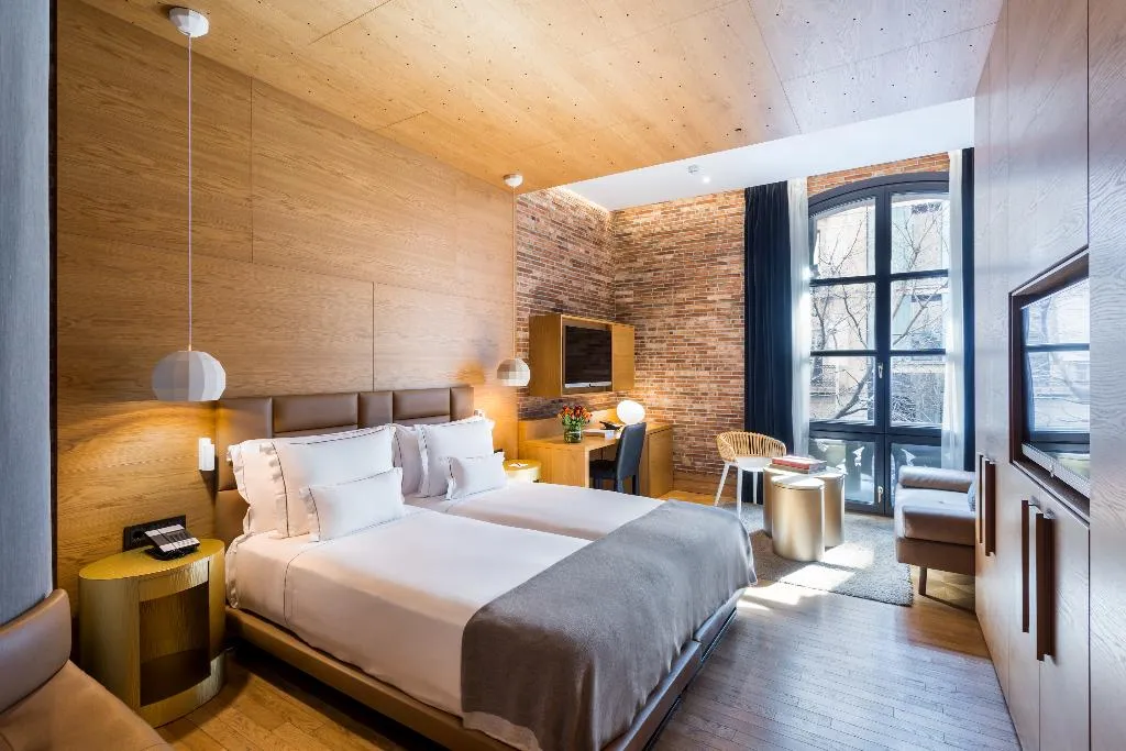 JUNIOR SUITE CAPACITY 3 Room, Monument Hotel, Barcelona