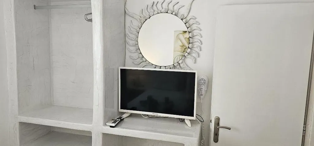 Room, Pleasure Beachside Studios, Santorini