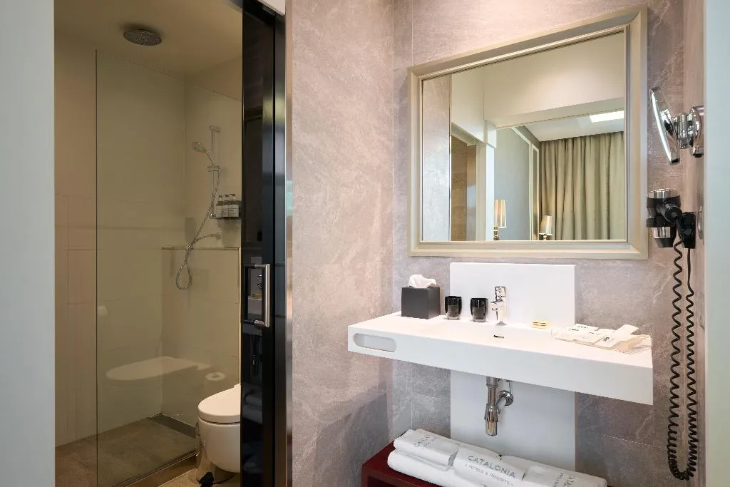 DOUBLE SINGLE USE WITH VIEWS Room, Catalonia Passeig de Gracia, Barcelona