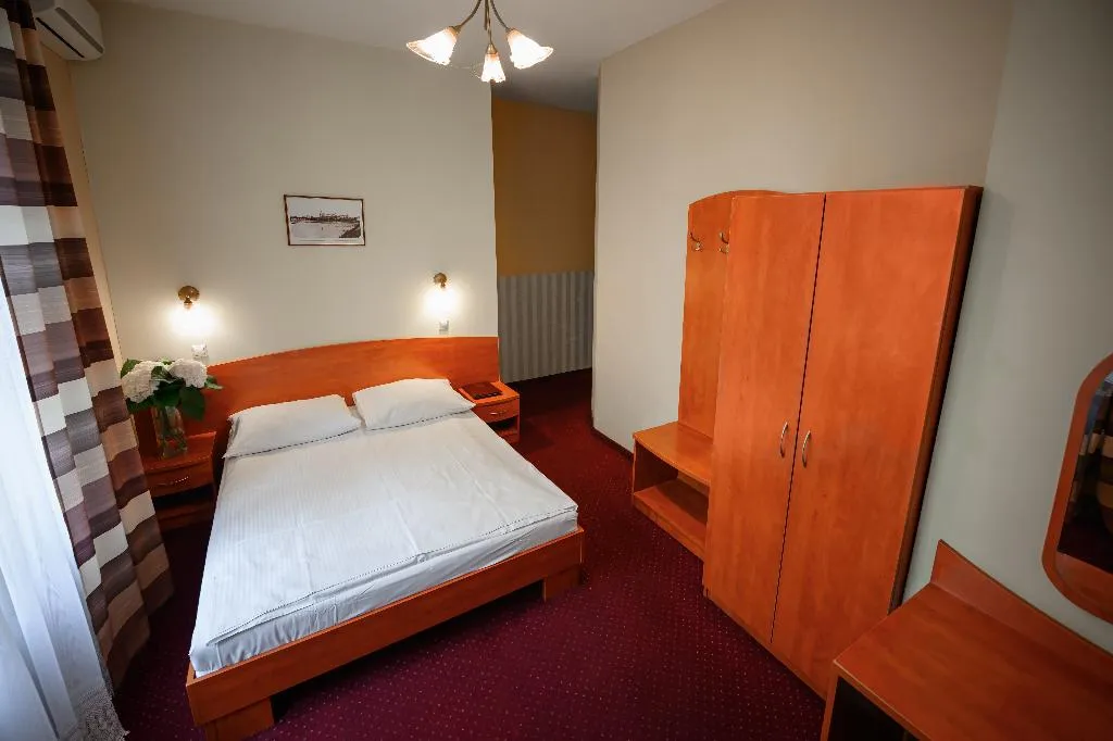 DOUBLE STANDARD Room, Kazimierz II, Krakow