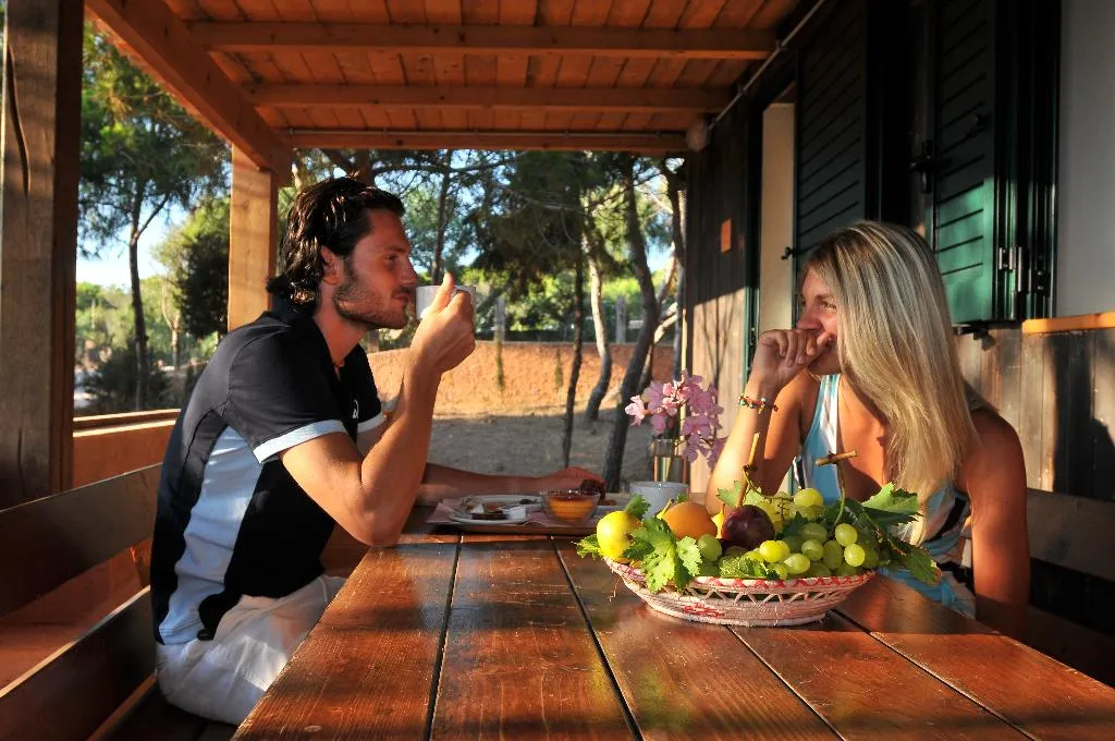 CHALET CAPACITY 4 Room, Torre Del Porticciolo Camping - Village - Gampling, Alghero