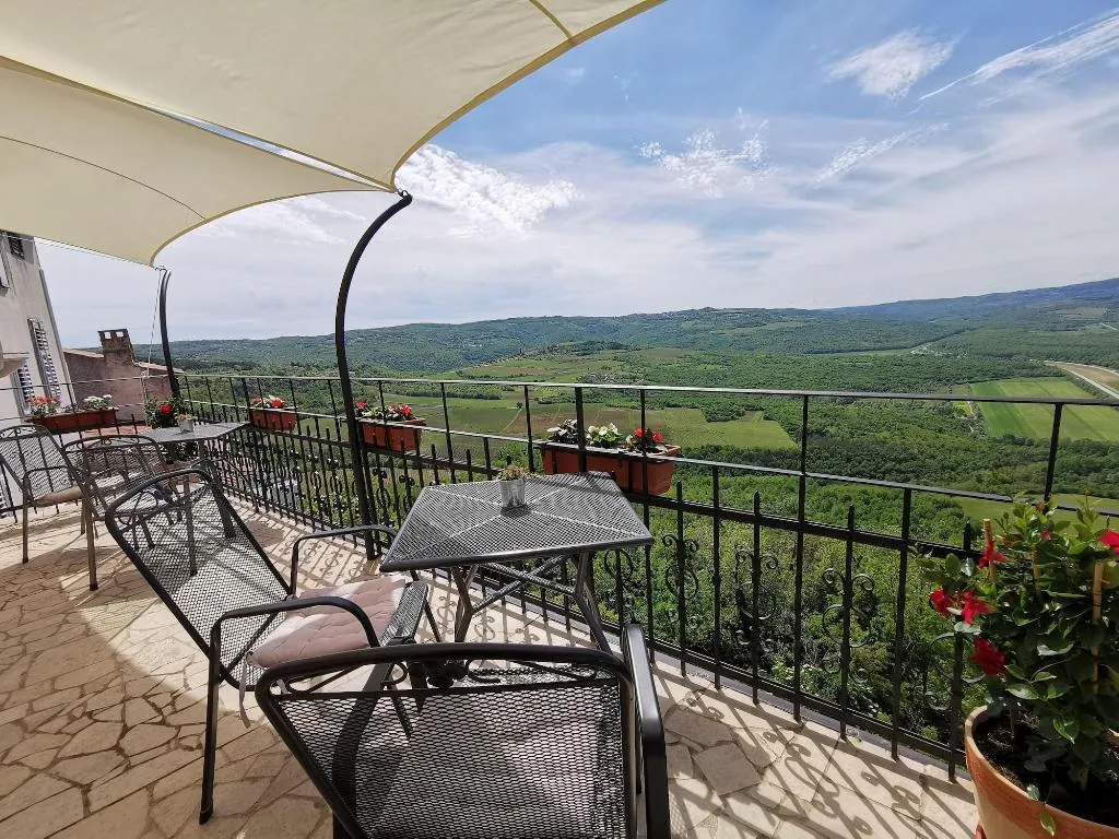 Terrace, Villa Borgo B&B, Istria