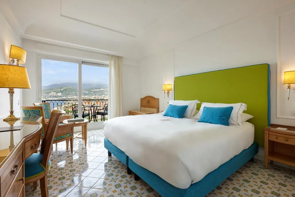 DOUBLE PREMIER SEA VIEW Room, Grand Hotel Capodimonte, Naples
