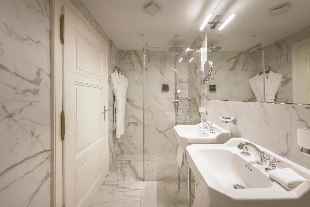 DOUBLE EXECUTIVE KING BED Room, The Mozart Prague, Prague