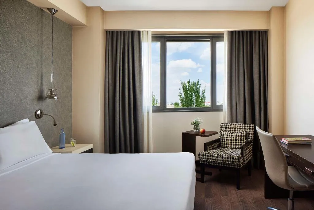 DOUBLE SUPERIOR Room, NH Alcorcon, Madrid