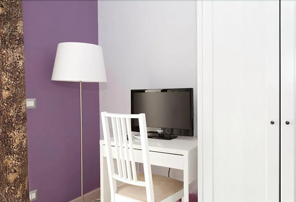 Room, Parco Delle Valli Bedrooms, Rome