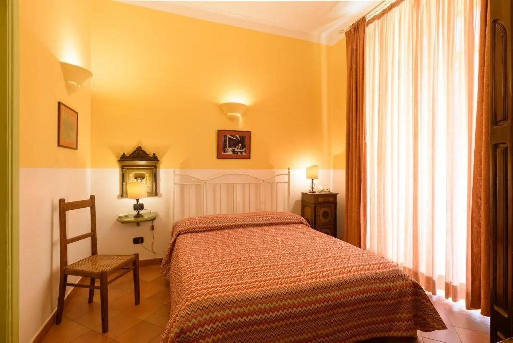 Room, Mergellina, Naples