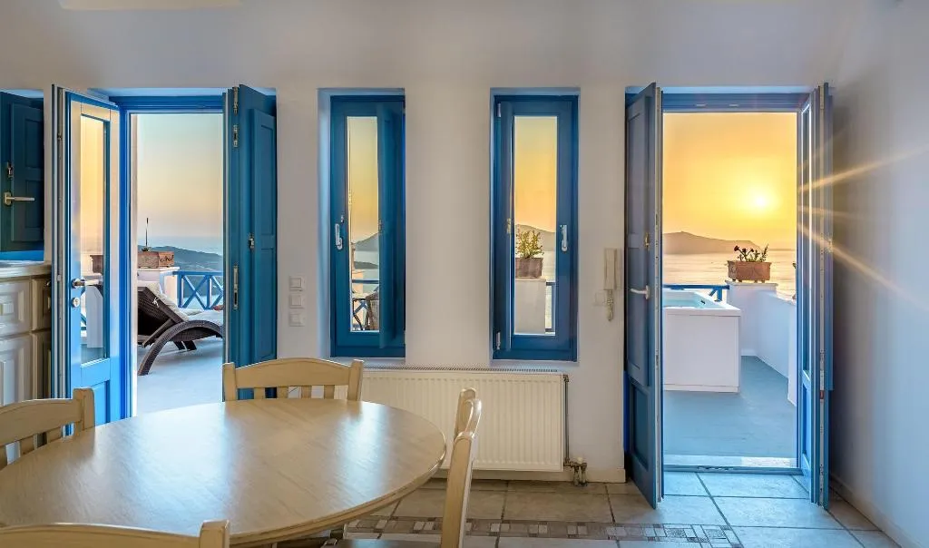 Room, Golden Grey Goose, Santorini