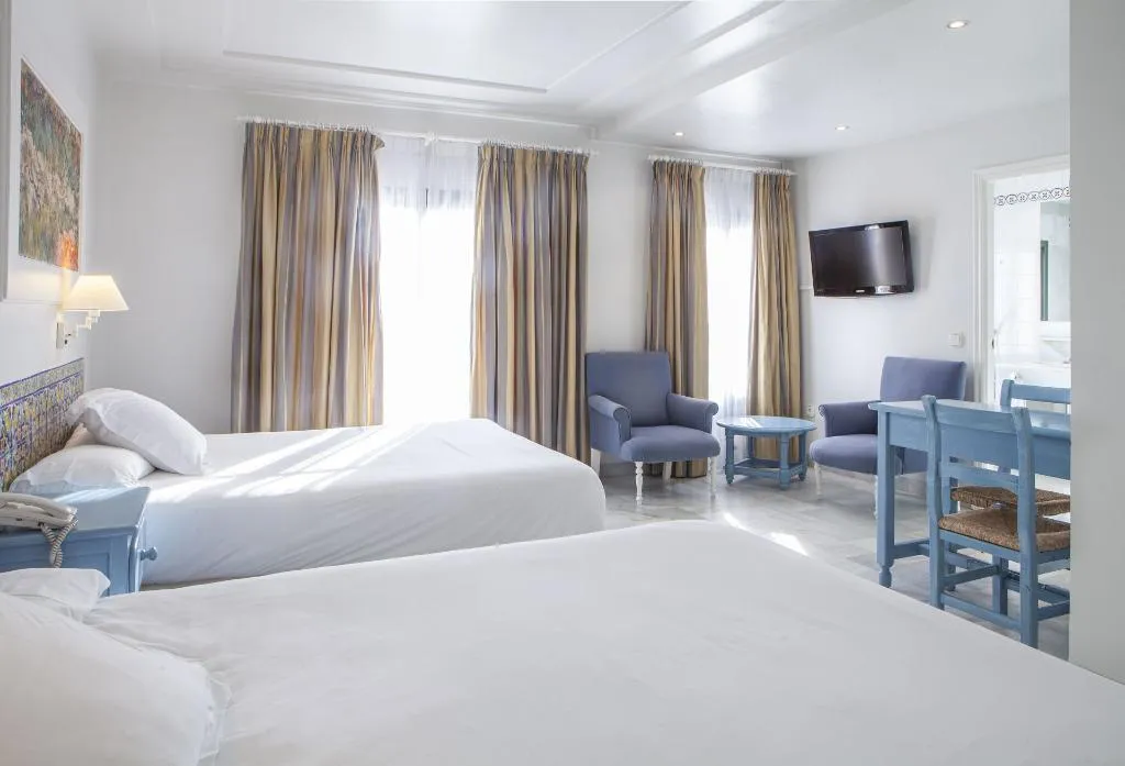 JUNIOR SUITE CAPACITY 3 Room, Playa de la Luz, Costa De La Luz