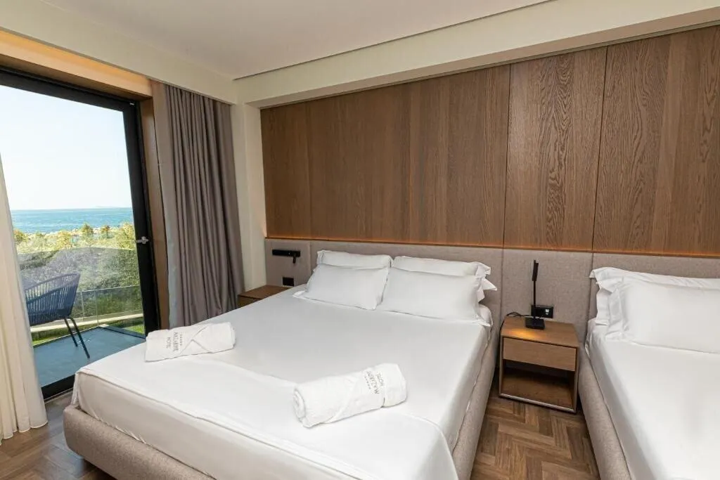 Room, Mazarine Hotel, Kavaje