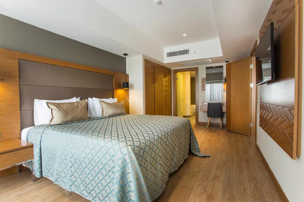 JUNIOR SUITE SEA VIEW Room, Liberty Kusadasi, Izmir