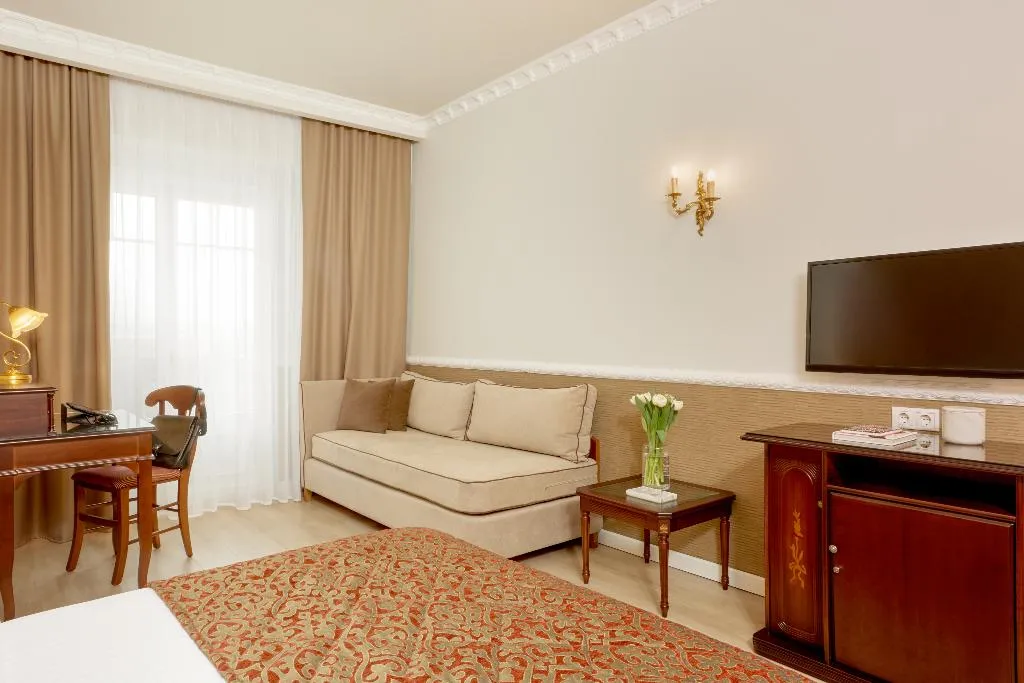 Double or Twin CLASSIC Room, Grand Hotel Palace Thessaloniki, Halkidiki