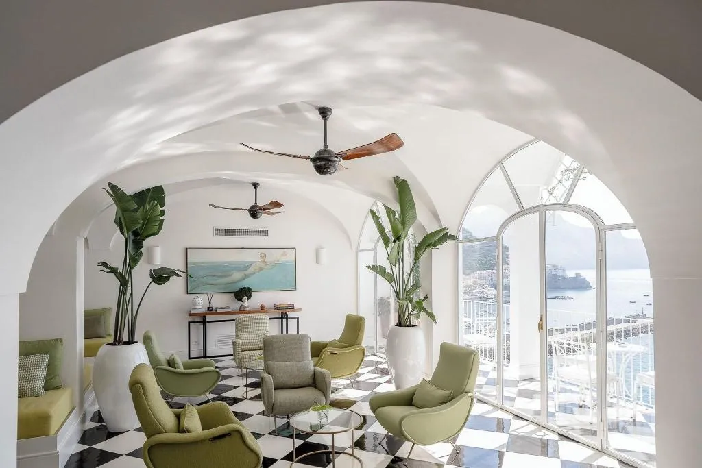 Lobby, Miramalfi, Naples