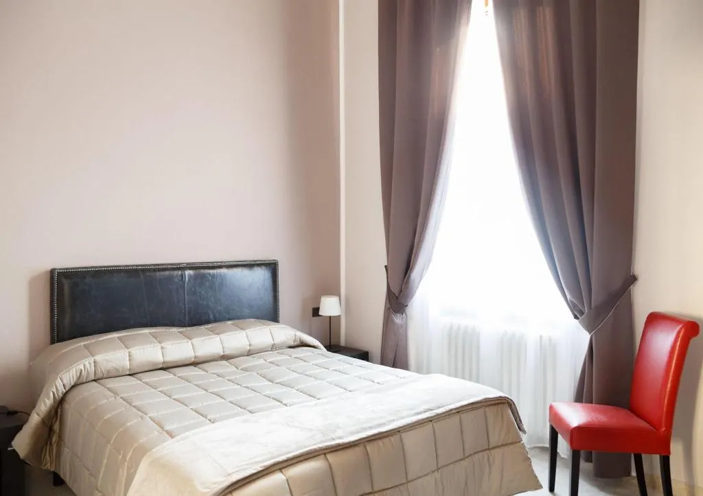 Room, B&B Leone X, Florence