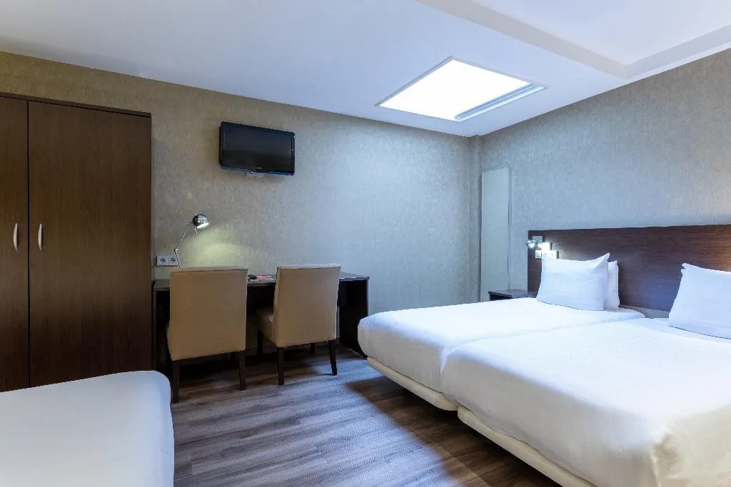 QUADRUPLE STANDARD Room, Espresso City Centre, Amsterdam