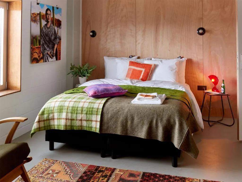 DOUBLE STANDARD Room, Q-Factory Hotel, Amsterdam