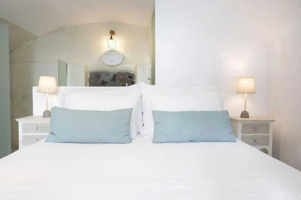 Room, Estate 1896, Santorini