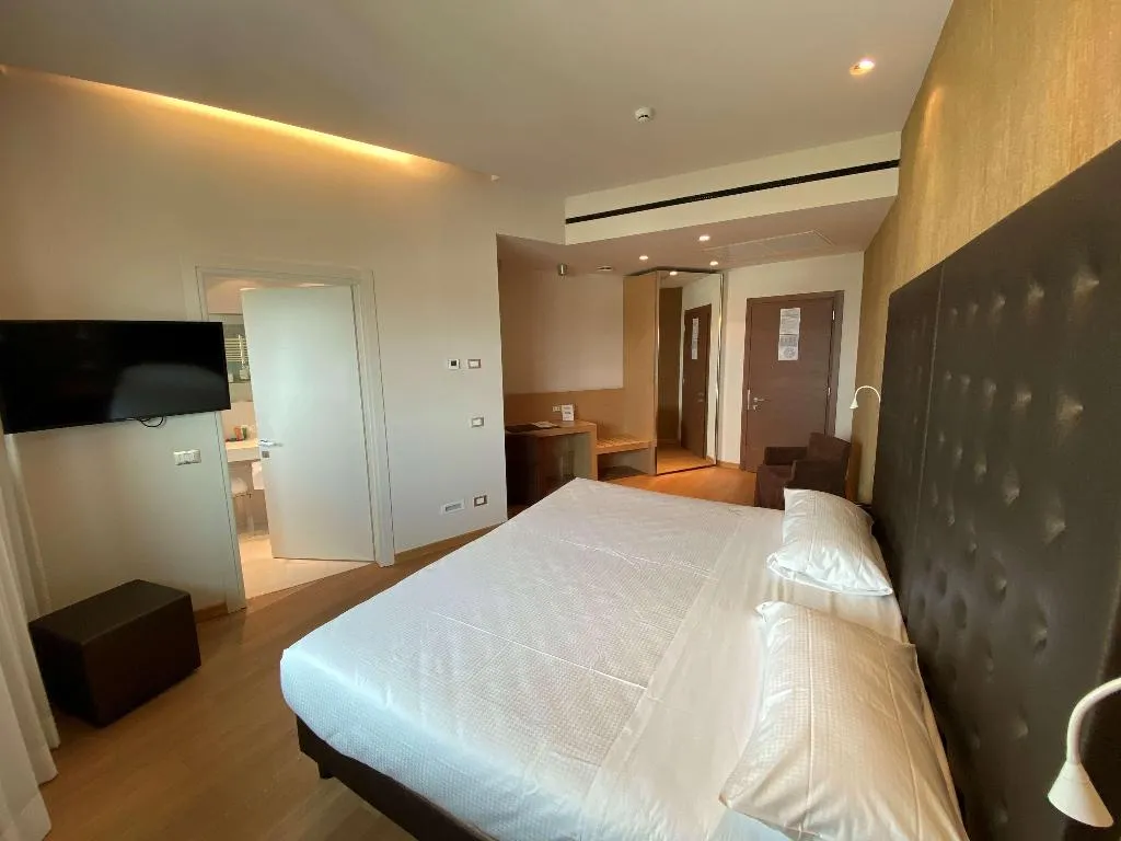 Room, Devero Hotel & Spa, BW Signature Collection, Milan