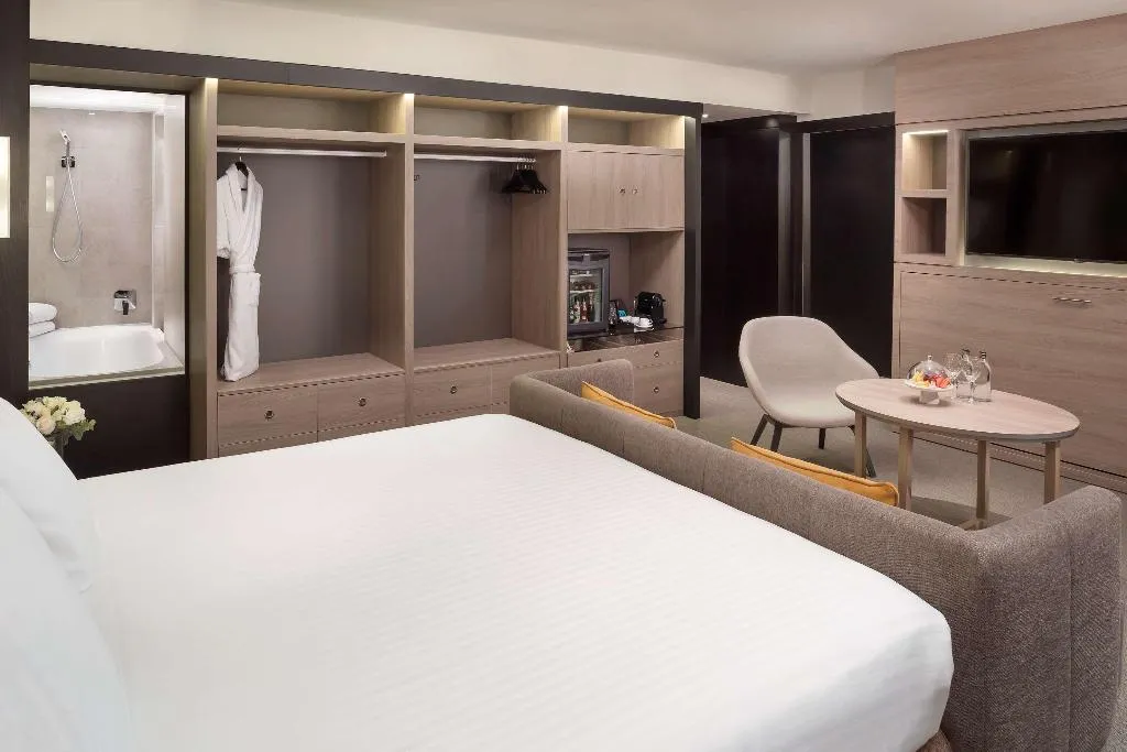 FAMILY ROOM STANDARD Room, Melia Barcelona Sarria, Barcelona