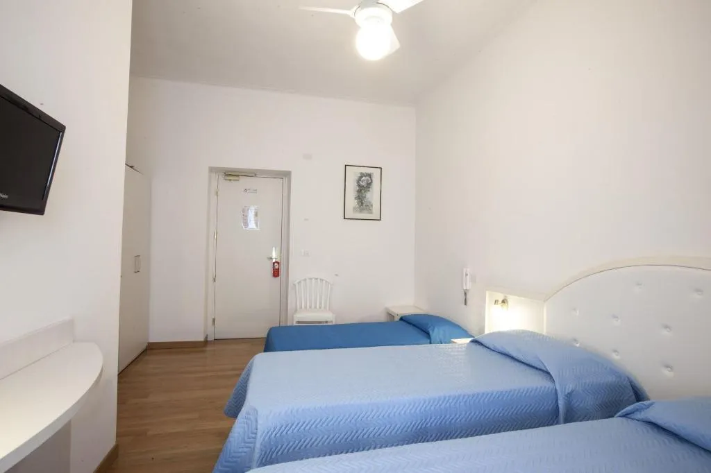Room, Albergo Amalfi Milano, Milan