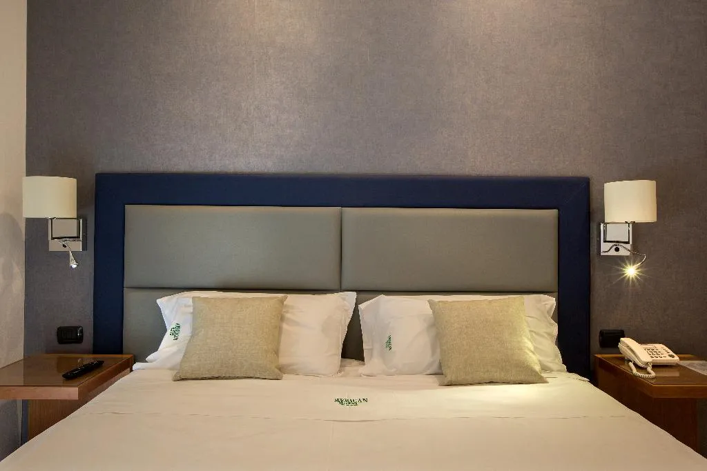 Room, American Hotel, Naples