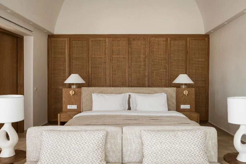SUITE GRAND Room, Amaria Beach Resort, Athens