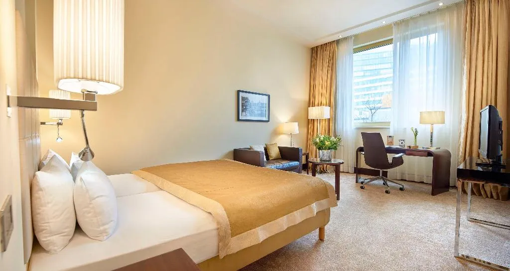 Room GRAND DELUXE Room, Vignette Collection Bristol Berlin, Berlin