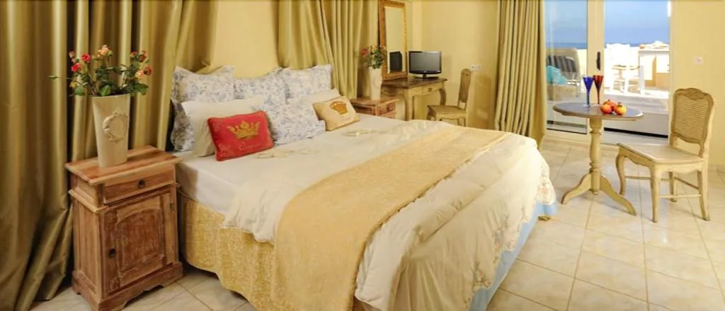 Room, Parthenis Palace, Crete