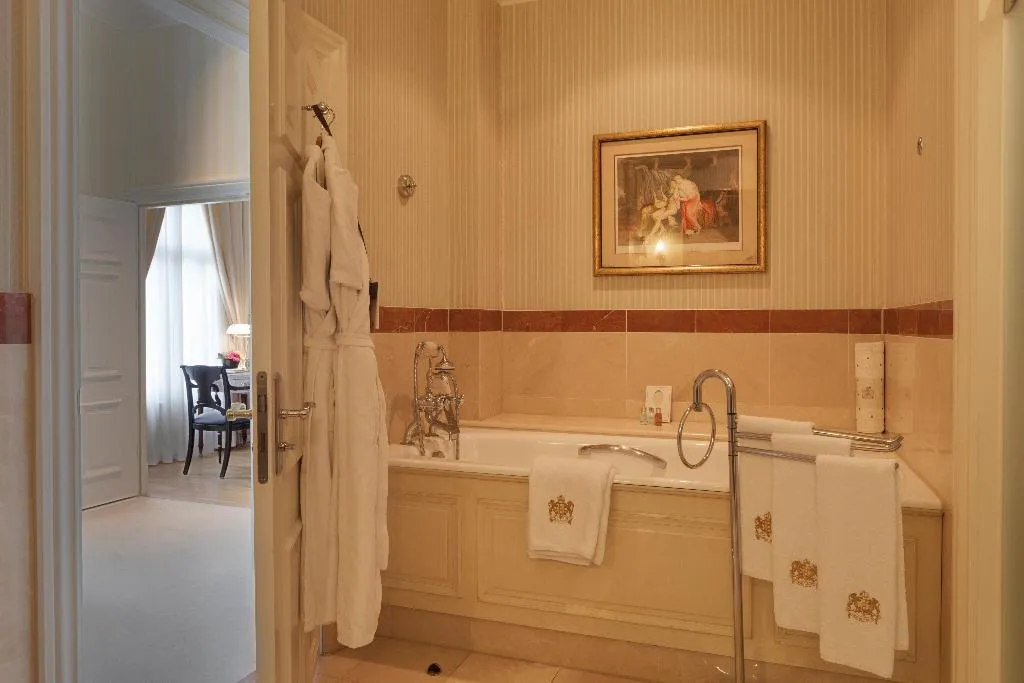 SUITE RIVER VIEW Room, InterContinental Amstel Amsterdam by IHG, Amsterdam