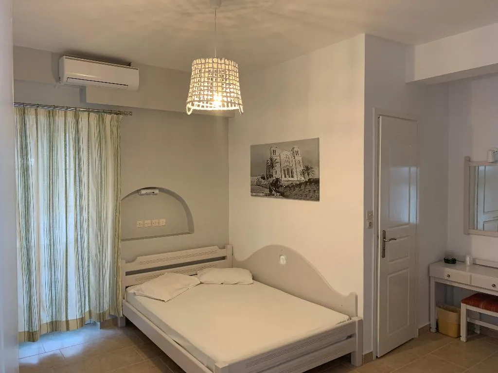 Double or Twin STANDARD Room, Aegeon, Santorini
