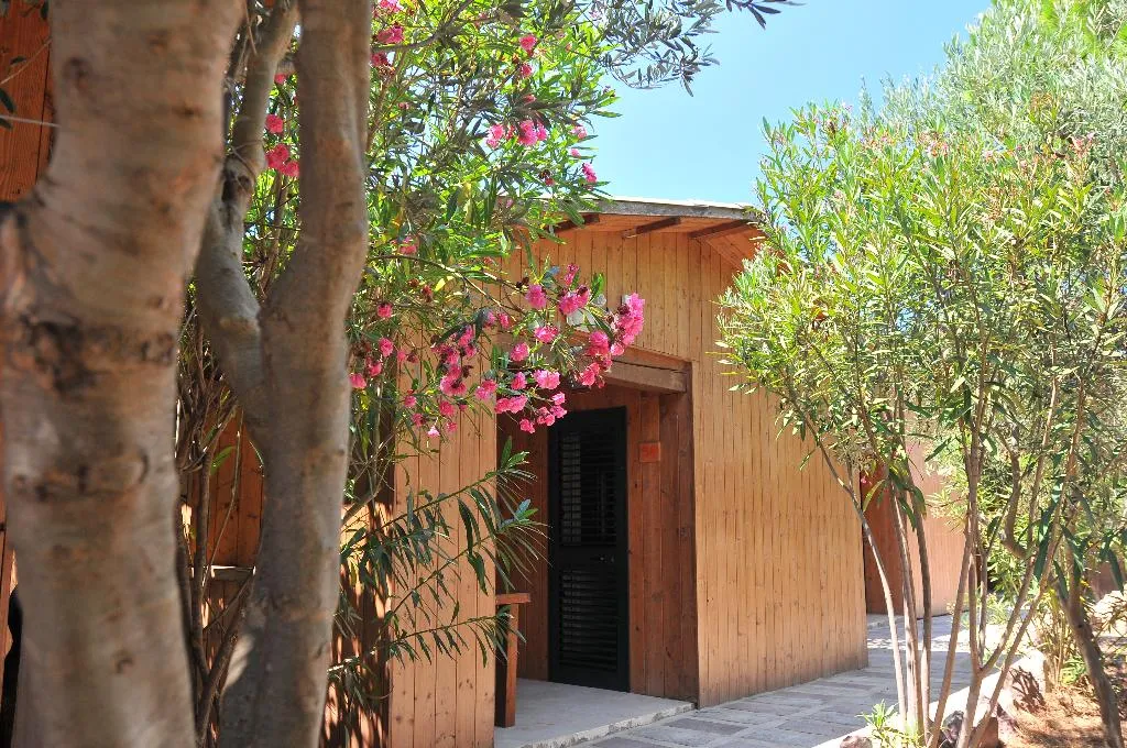 CHALET CAPACITY 2 Room, Torre Del Porticciolo Camping - Village - Gampling, Alghero
