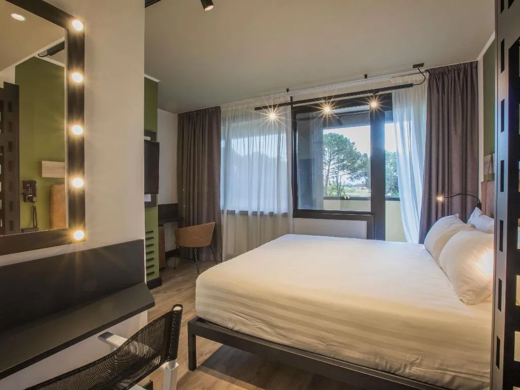 DOUBLE SUPERIOR Room, Mercure Roma Cinecittà (New Opening), Rome