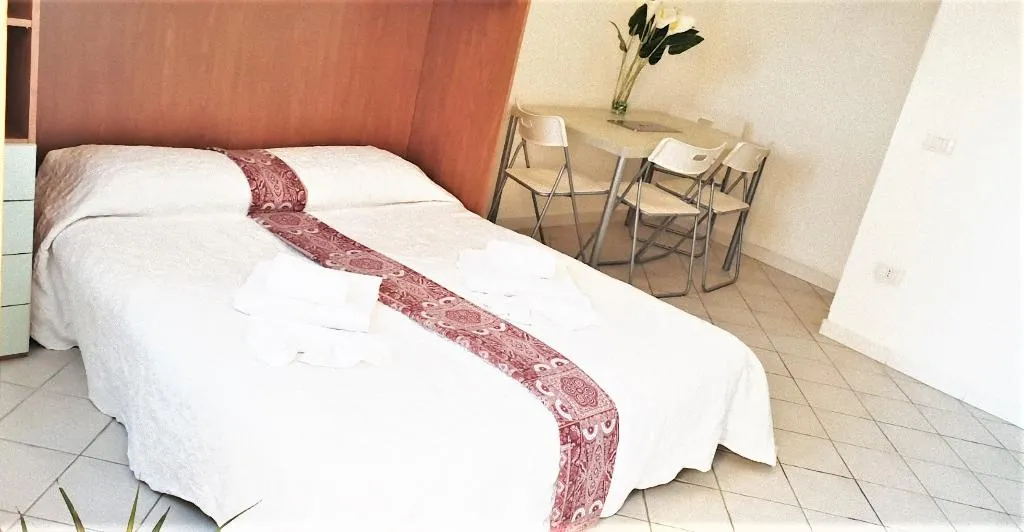 STUDIO STANDARD Room, Villaggio Marineledda, Olbia