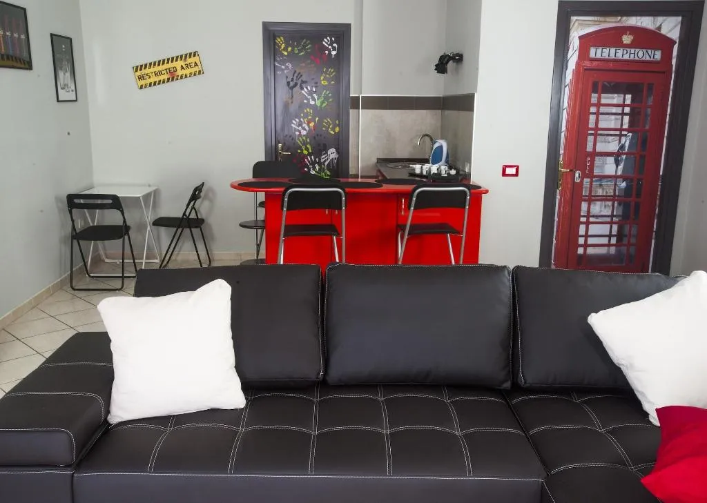 Room, City Pompei Accommodations, Naples