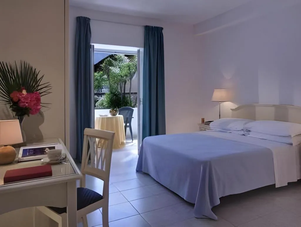 Room, Parco delle Agavi, Naples
