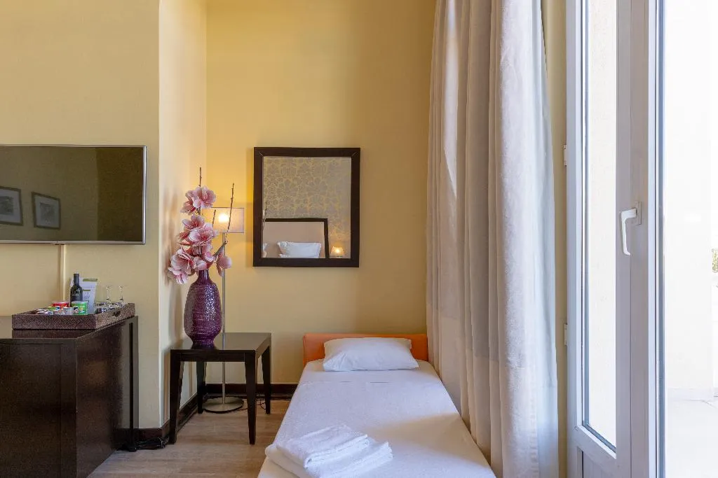 TRIPLE STANDARD Room, Hotel Inglaterra - Charme & Boutique, Lisbon